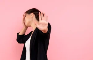 セクハラ・オワハラなど就活ハラスメントの実態｜社会人になった今も残る影響