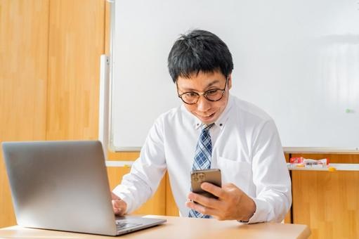 「気分屋な上司」の心理と対策｜機嫌に振り回されないためのスルースキル