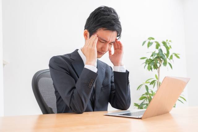 職場のタバコの臭いで頭痛・吐き気！三次喫煙の被害と辞めたい時の判断基準