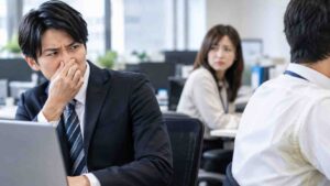 スメハラがどうしようもない時｜職場の臭い人に耐えられない人の対策と退職判断